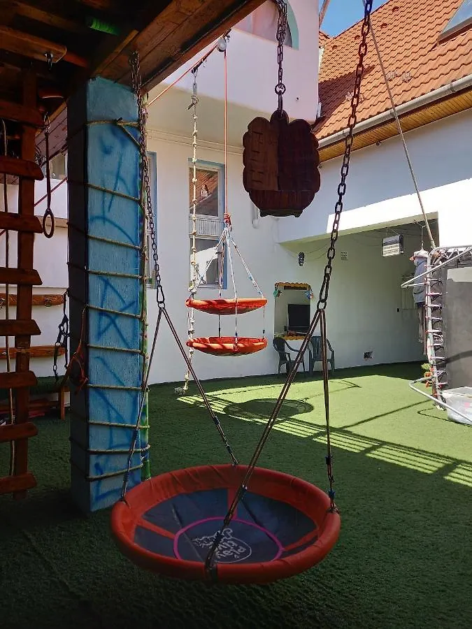 Triniti Vendeghaz Hotel Eger